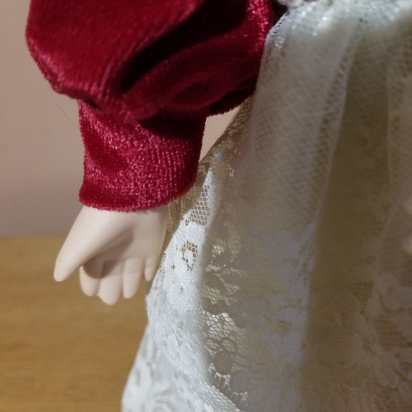 Porcelain  doll - Picture 6 of 8